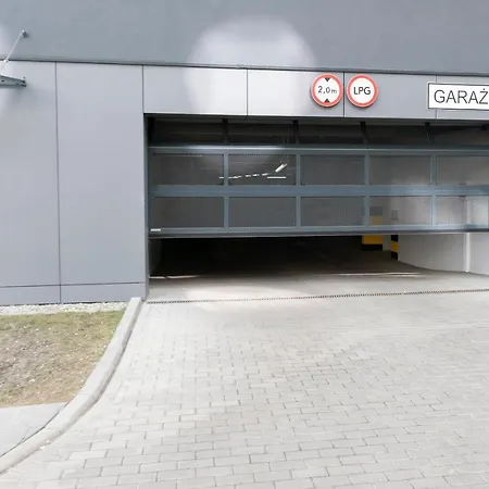 Manufaktura Skyline By Pinpoint وودج